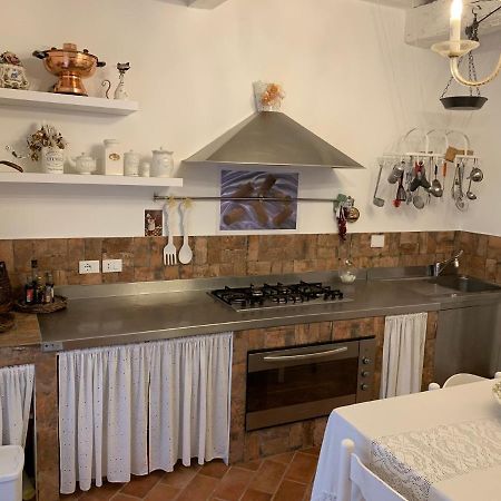 科莱萨尔韦蒂La Casa Dei Ricordi公寓 外观 照片
