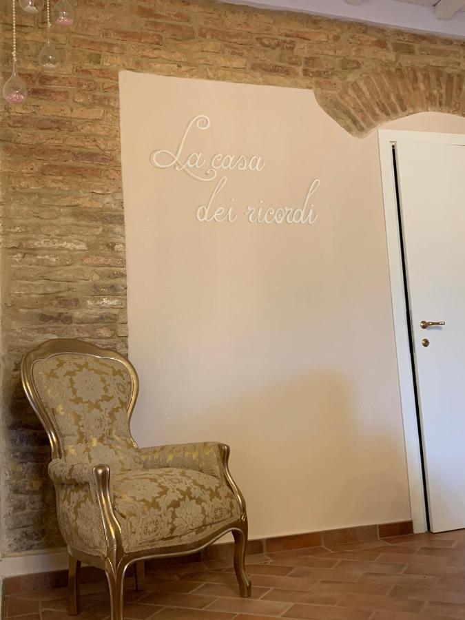 Agriturismo La Casa Dei Ricordi 科莱萨尔韦蒂 外观 照片